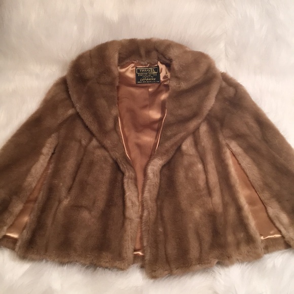 Vintage Jackets & Blazers - HP💕Vintage Tissavel French Simulation Fur Cape